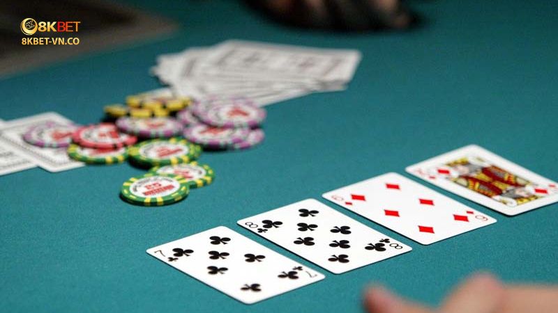 Poker 8kbet Chơi Như Thế Nào? Chi Tiết Luật Cược Từ Nhà Cái 3 tim hieu choi poker 8kbet